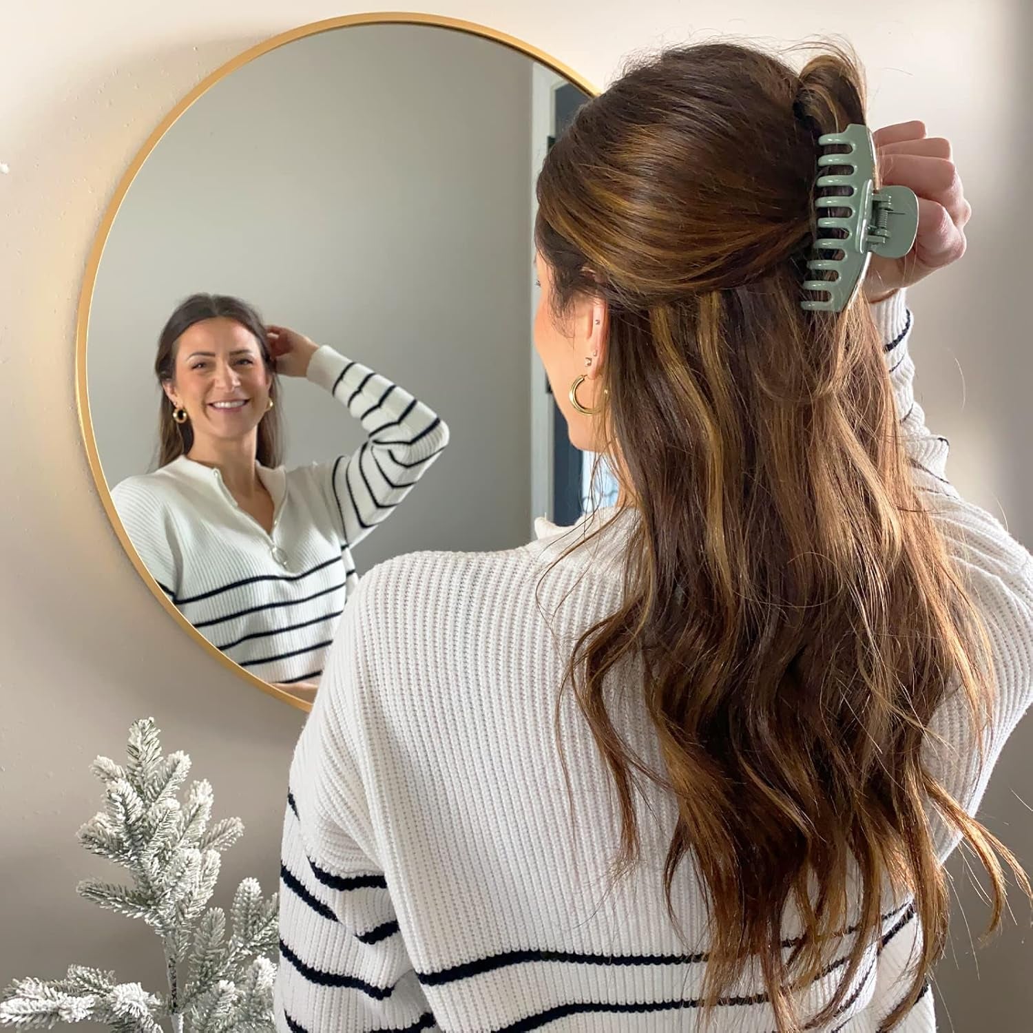 8 Colors Hair Clips Claw Clips Hair Claw Clips, 2 Styles Nonslip Medium Large Jaw Clip for Women Girls, 4 Square Matte and 4 Bright Acrylic Hair Clamps for Thick Thin Fine Long Hair -Style A